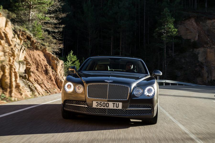  Bentley Flying Spur 2013 года  (фото 7 из 33)